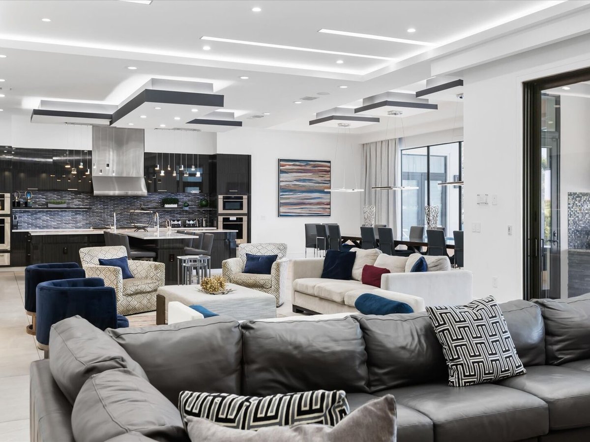 Unforgettable Utopia