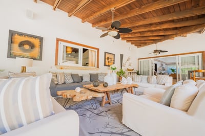 Luxury Villa Photo #19