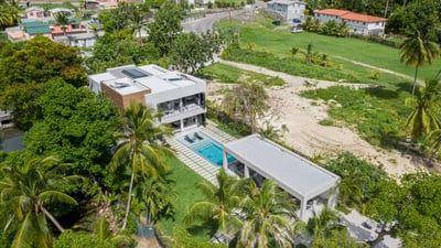 Luxury Villa Photo #4