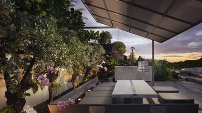 Kitchen & Dining Area