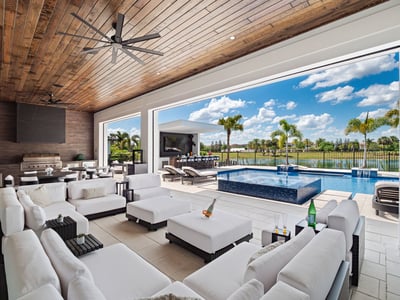 Luxury Villa Photo #9
