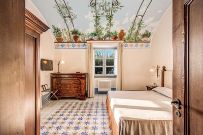 Luxury Villa Photo #19