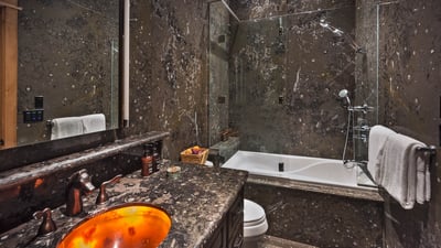 King suite 2 on upper level ensuite