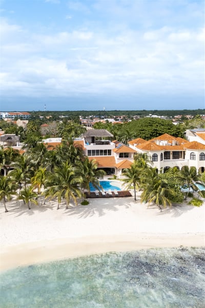 Luxury Villa Photo #3