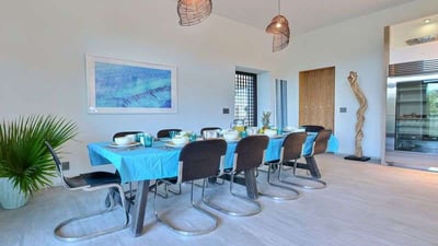 Luxury Villa Photo #15