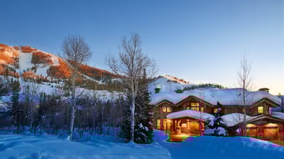 Gold Mine Lodge in Winter 