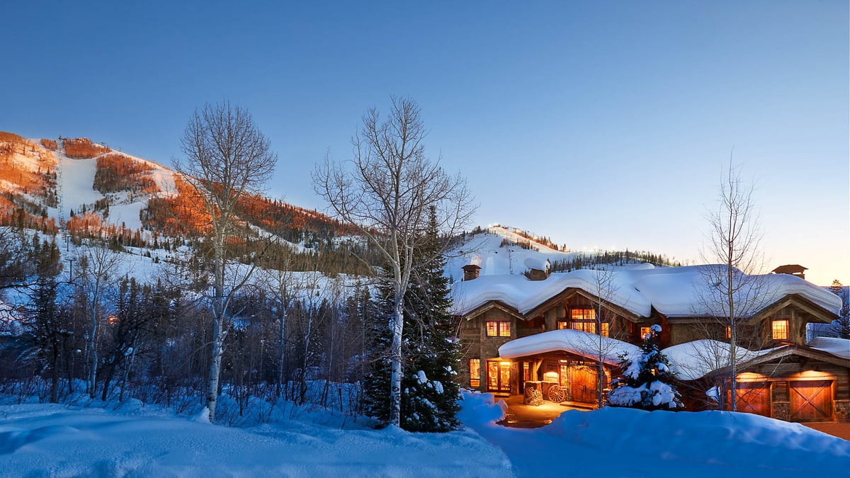 Gold Mine Lodge in Winter  - Image 31