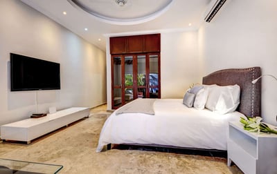 Luxury Villa Photo #19