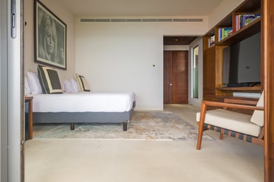 Luxury Villa Photo #14