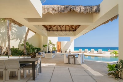 Luxury Villa Photo #15