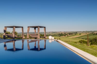 Luxury Villa Photo #7