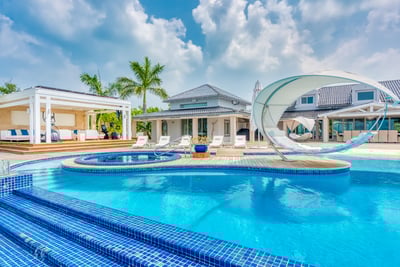 Luxury Villa Photo #11