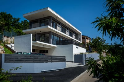 Luxury Villa Photo #7