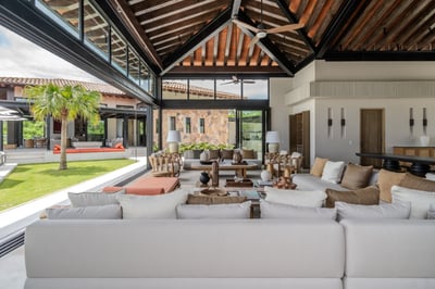 Luxury Villa Photo #44