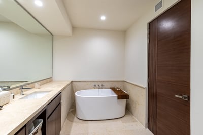Luxury Villa Photo #29
