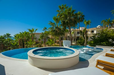 Luxury Villa Photo #3