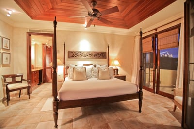 Luxury Villa Photo #13
