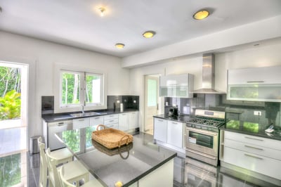 Luxury Villa Photo #11