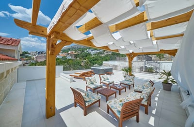 Luxury Villa Photo #6