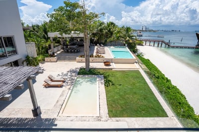 Luxury Villa Photo #20