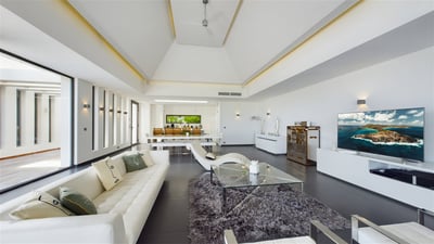 Luxury Villa Photo #27