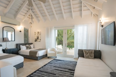 Luxury Villa Photo #44