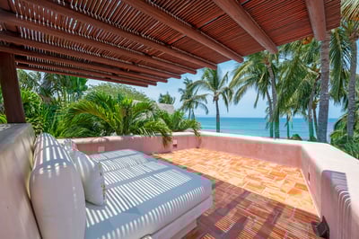 Luxury Villa Photo #49