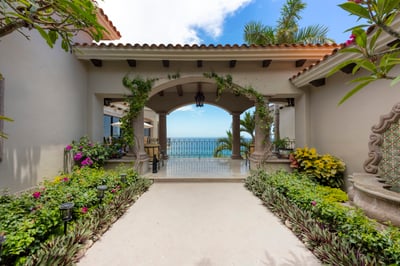 Luxury Villa Photo #24