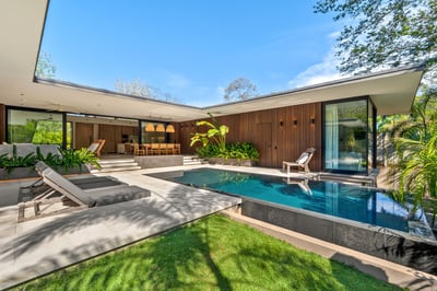 Luxury Villa Photo #10