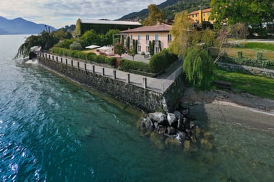 Luxury Villa Photo #3