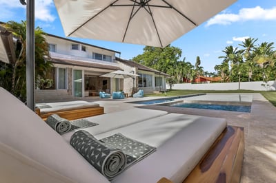 Luxury Villa Photo #6