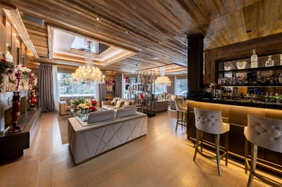 Luxury Villa Photo #11