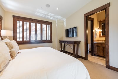 Luxury Villa Photo #12