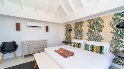 Luxury Villa Photo #30