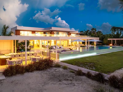 Luxury Villa Photo #6