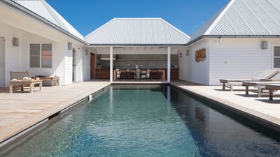 Luxury Villa Photo #3