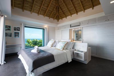 Luxury Villa Photo #28