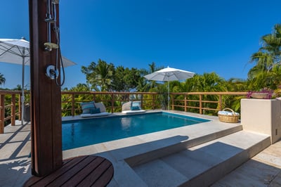 Luxury Villa Photo #6