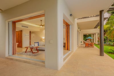 Luxury Villa Photo #10
