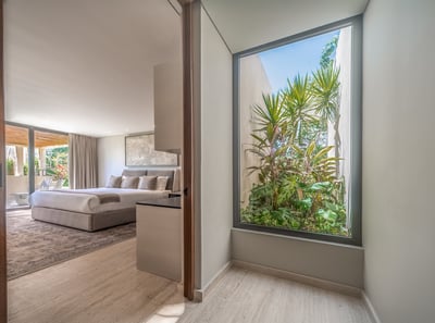 Luxury Villa Photo #37