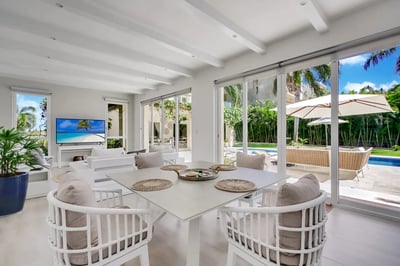 Luxury Villa Photo #12