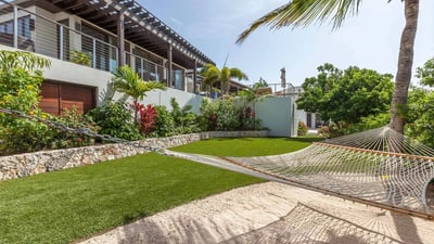 Luxury Villa Photo #2