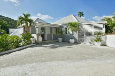 Luxury Villa Photo #2
