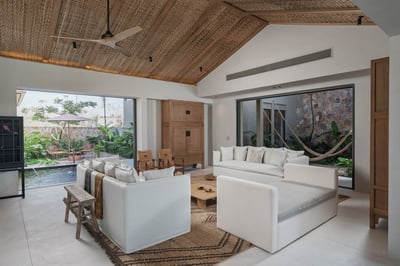 Luxury Villa Photo #24