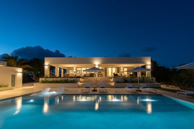 Luxury Villa Photo #3