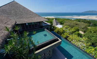 Luxury Villa Photo #3