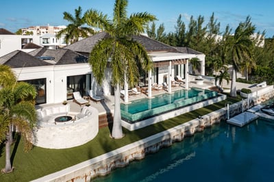 Luxury Villa Photo #5