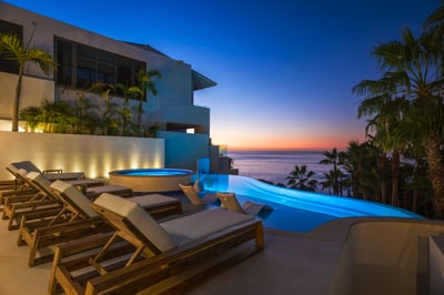 Luxury Villa Photo #12