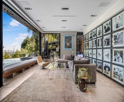 Luxury Villa Photo #26