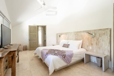 Luxury Villa Photo #19